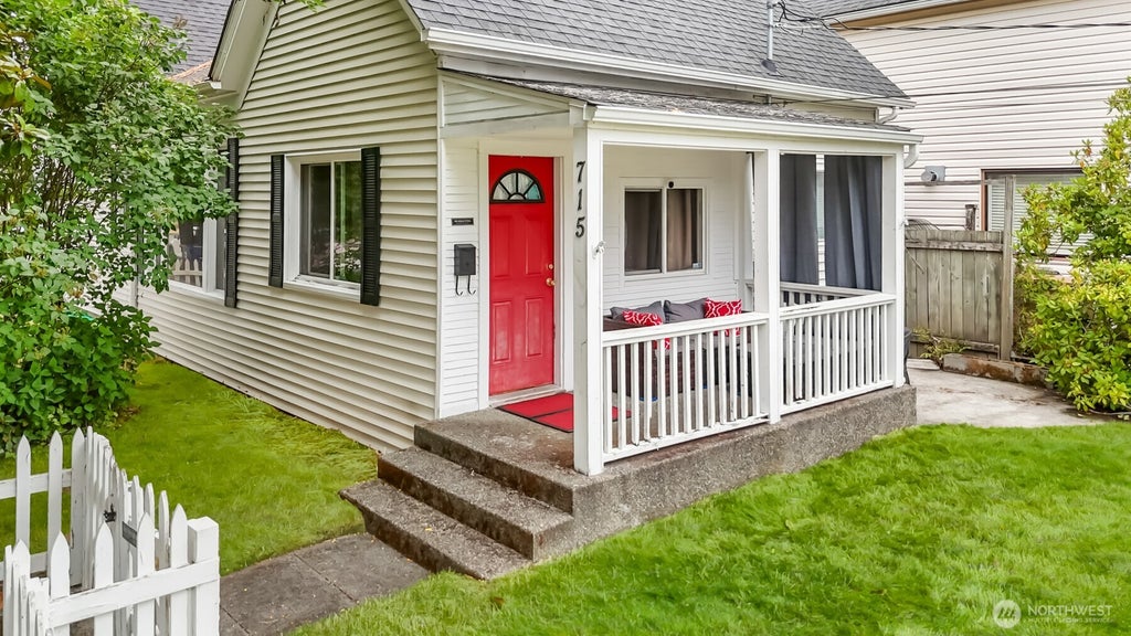 Photo of 715 S Oakes Street, Tacoma, WA 98405 (MLS # 2554230)