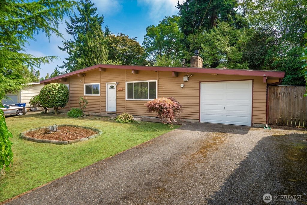 Photo of 32814 28th Avenue SW, Federal Way, WA 98023 (MLS # 2428041)