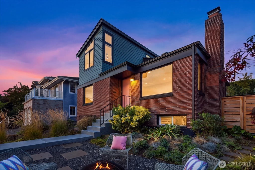 Photo of 4002 12th Avenue S, Seattle, WA 98108 (MLS # 2583277)