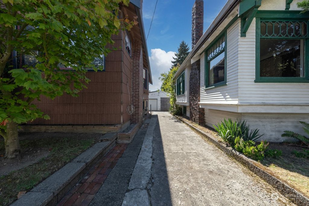 Photo of 409 NW 70th Street, Seattle, WA 98117 (MLS # 2297673)