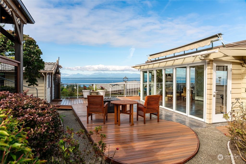 Photo of 2111 NW 98th Street, Seattle, WA 98117 (MLS # 2168191)