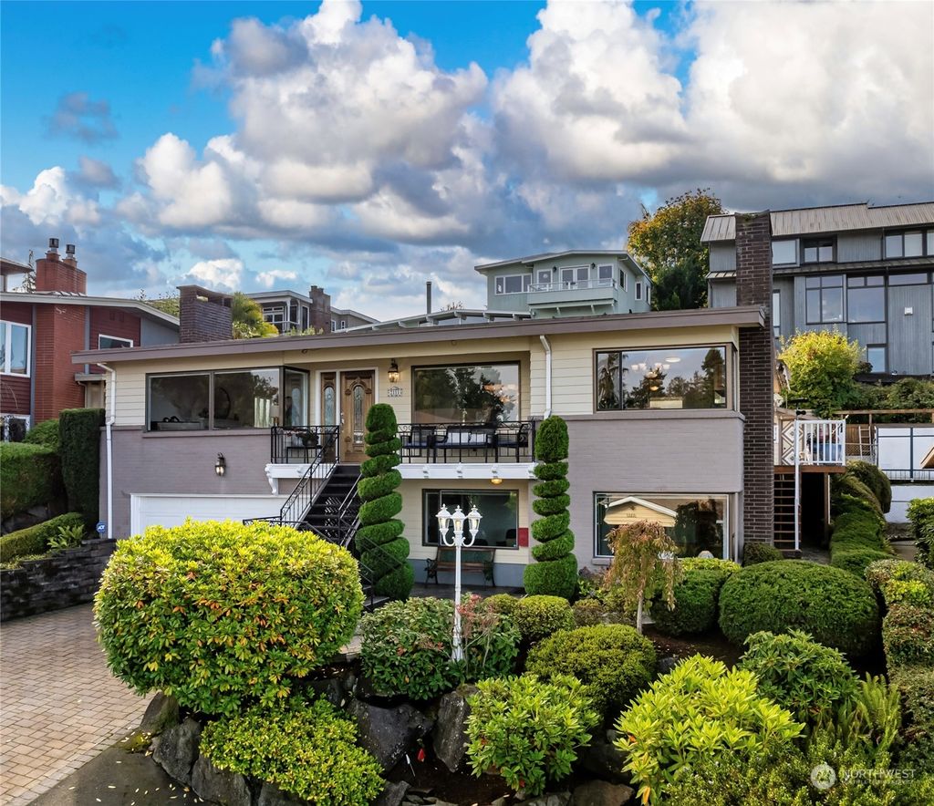 Photo of 2111 NW 98th Street, Seattle, WA 98117 (MLS # 2168191)