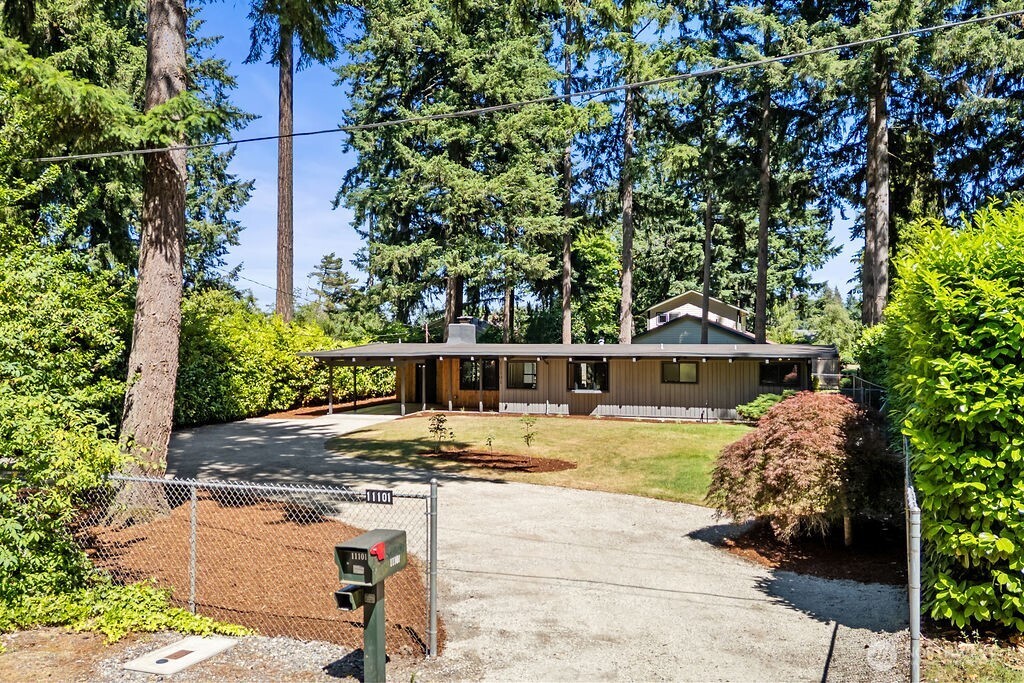 11101 Lake Steilacoom Drive SW