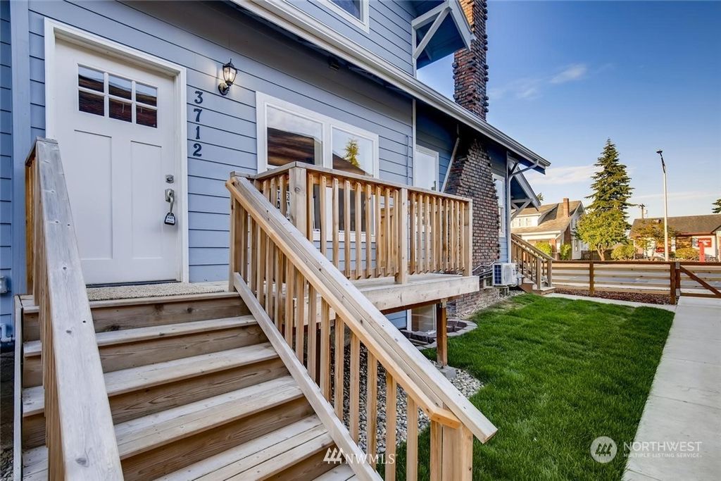 Photo of 3712 Colby Avenue, Everett, WA 98201 (MLS # 2037265)