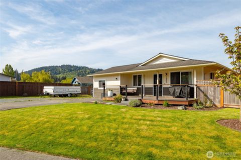 Photo of 1405 S 27th Street, Mount Vernon, WA 98274 (MLS # 2516513)
