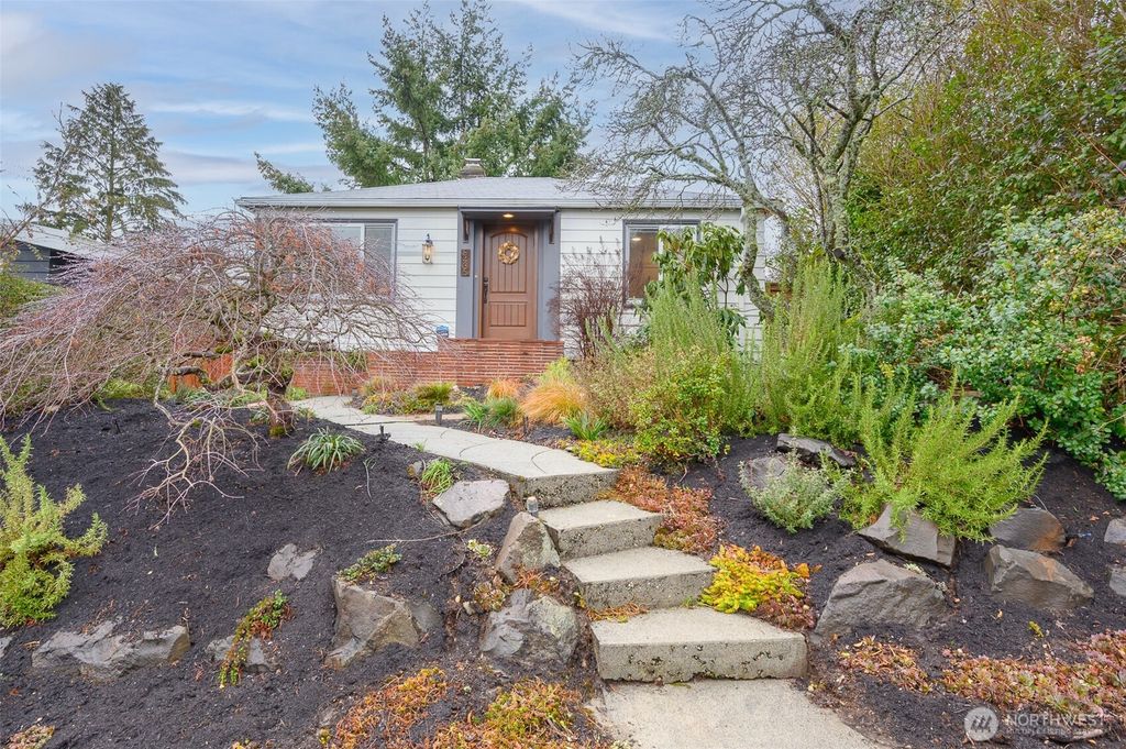 Photo of 8435 40th Avenue SW, Seattle, WA 98136 (MLS # 2331168)