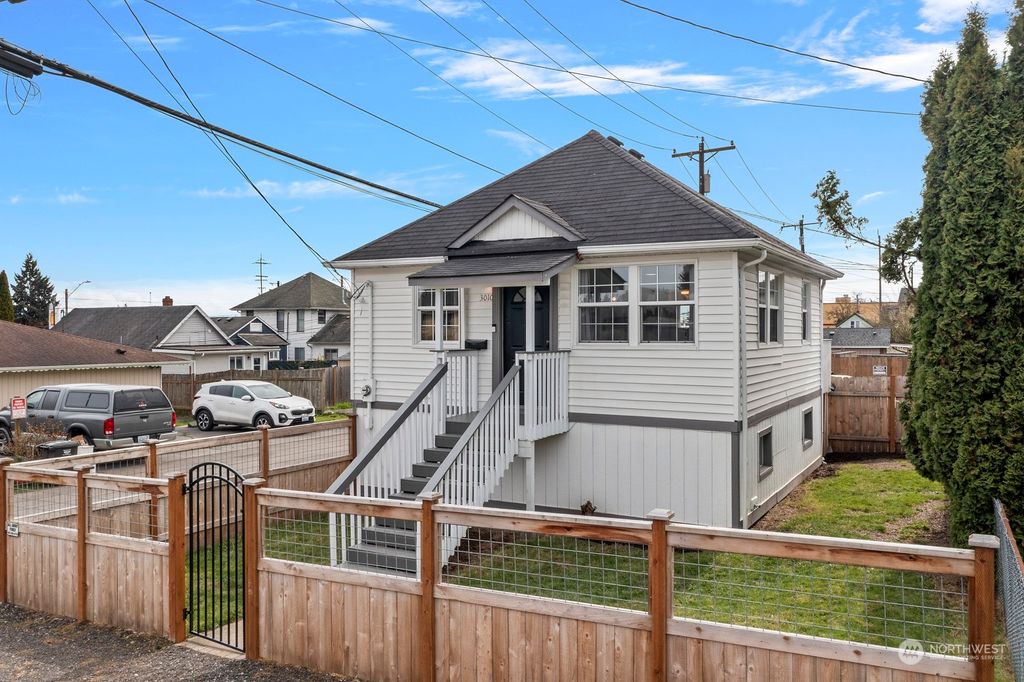 Photo of 3010 26th Street, Everett, WA 98201 (MLS # 2207169)