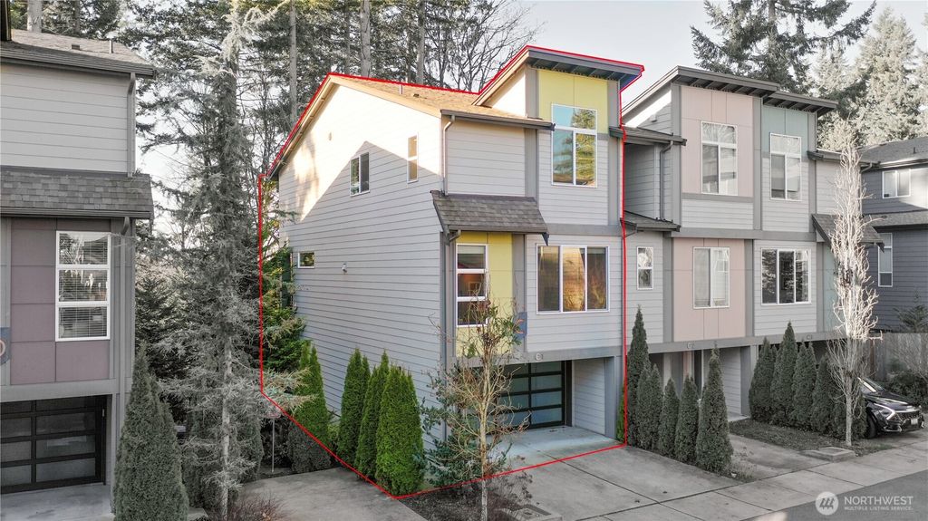 Photo of 13724 Ash Way #C1, Everett, WA 98204 (MLS # 2471140)