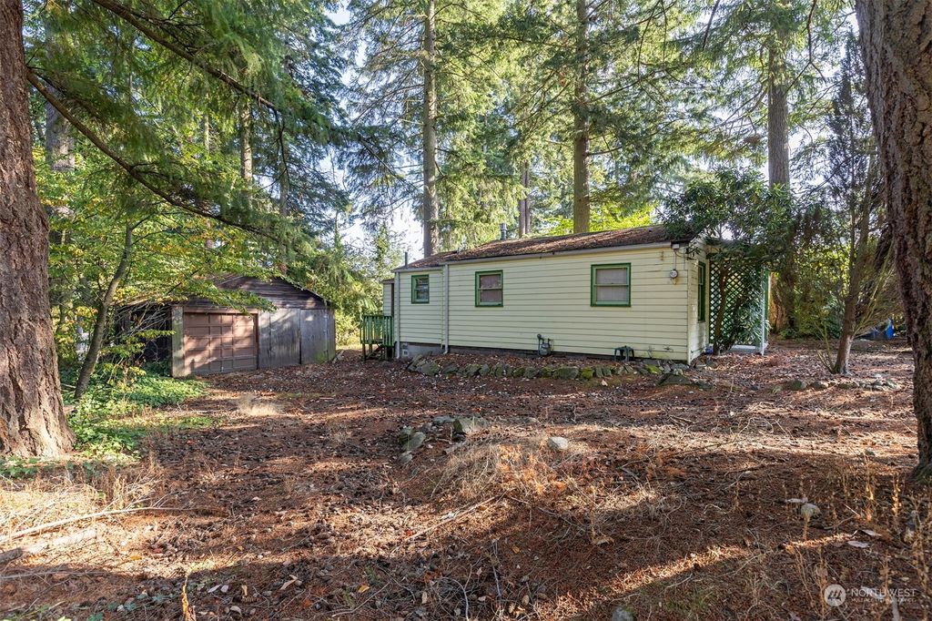 Photo of 12612 8th Avenue NE, Seattle, WA 98125 (MLS # 2004395)