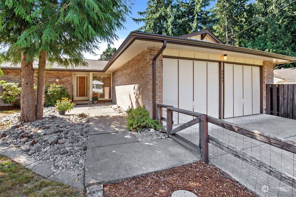 Photo of 4443 S 350th Street, Auburn, WA 98001 (MLS # 2143909)