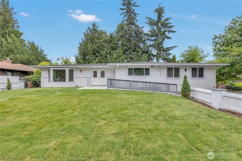 Photo of 10223 SE 213th Place, Kent, WA 98031 (MLS # 2552623)