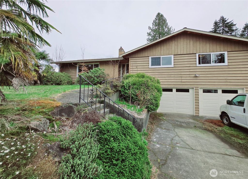 Photo of 23100 135th Avenue SE, Kent, WA 98042 (MLS # 2347345)
