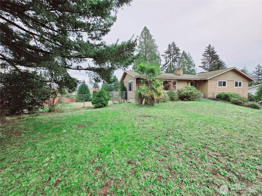 Photo of 23100 135th Avenue SE, Kent, WA 98042 (MLS # 2347345)