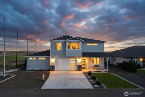 Photo of 8446 Desert Greens Loop, Othello, WA 99344 (MLS # 2516991)