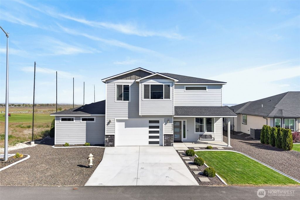 Photo of 8446 Desert Greens Loop, Othello, WA 99344 (MLS # 2516991)