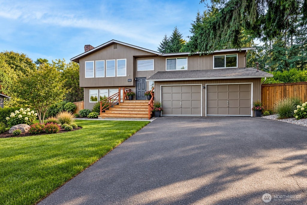 Photo of 10004 180th Street SE, Snohomish, WA 98296 (MLS # 2580962)