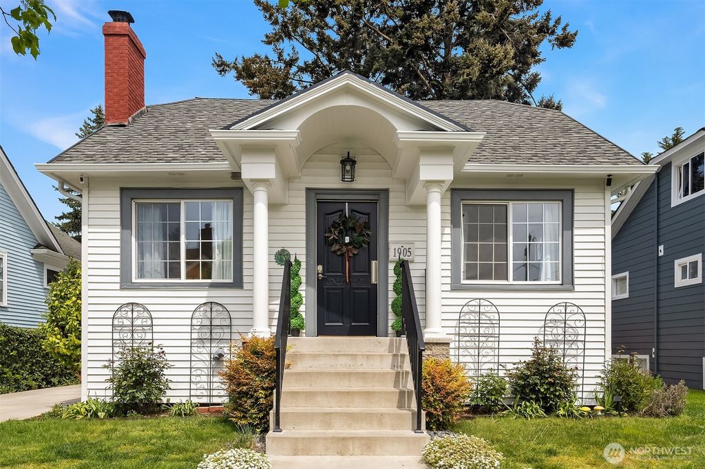 Photo of 1905 16th Street, Everett, WA 98201 (MLS # 2513883)
