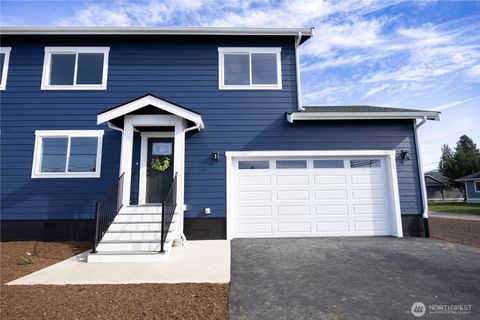 Photo of 1116 Sumas Avenue #2, Sumas, WA 98295 (MLS # 2489365)