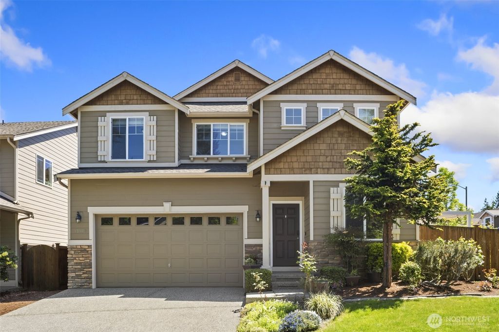 Photo of 13909 15th Place W, Lynnwood, WA 98087 (MLS # 2522148)