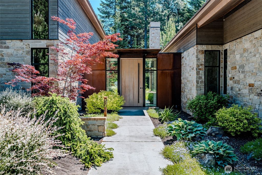 Photo of 260 Blue Flame Lane, Cle Elum, WA 98922 (MLS # 2481014)