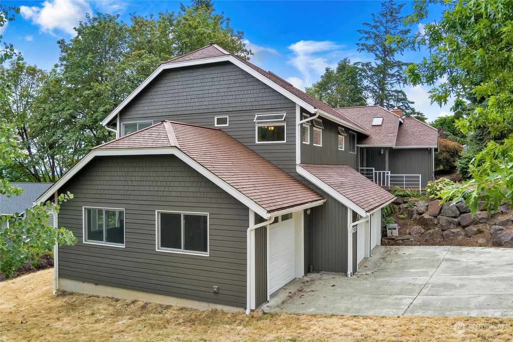 Photo of 14015 SE 50th Street, Bellevue, WA 98006 (MLS # 2279951)