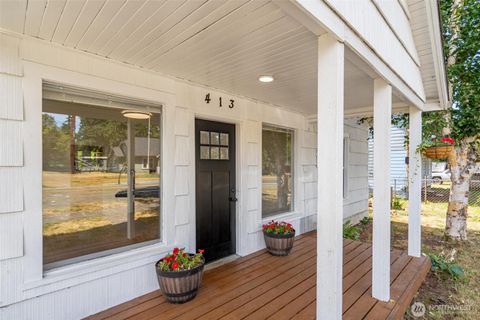 Photo of 413 W 4th Avenue, Pe Ell, WA 98572 (MLS # 2413699)