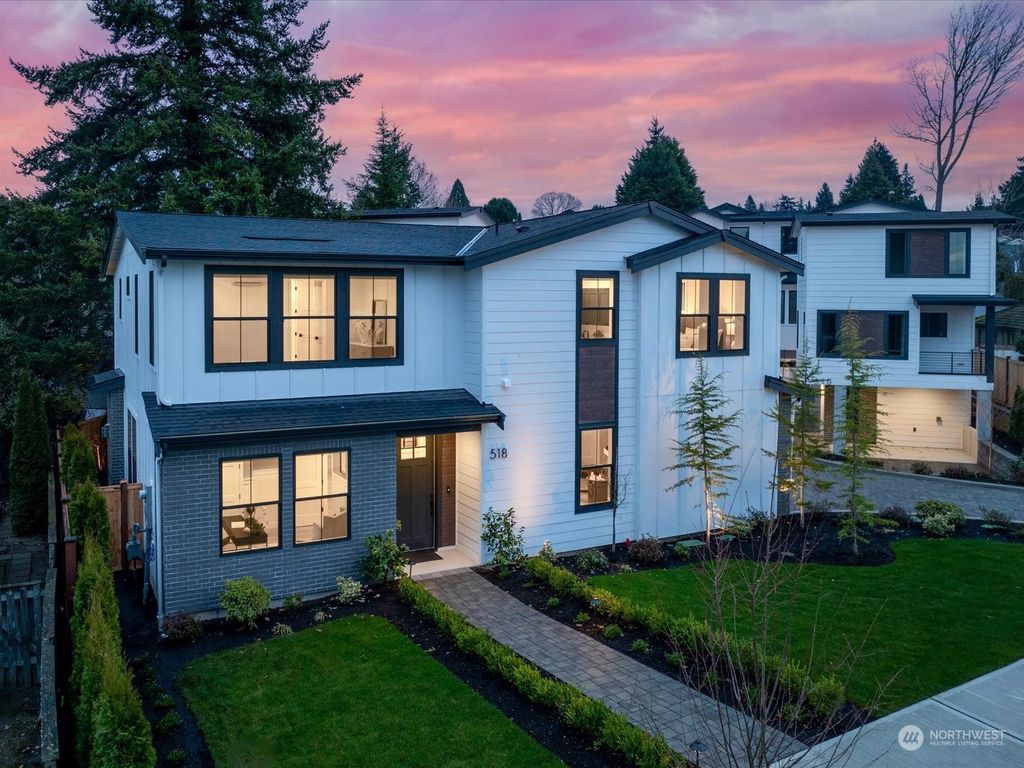 Photo of 518 16th Avenue W, Kirkland, WA 98033 (MLS # 2202385)