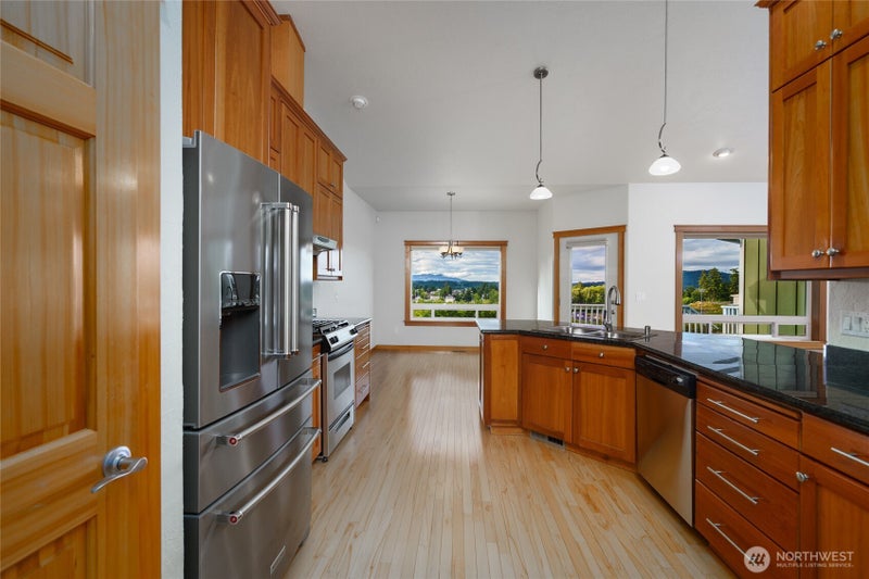 1810 Island View Place