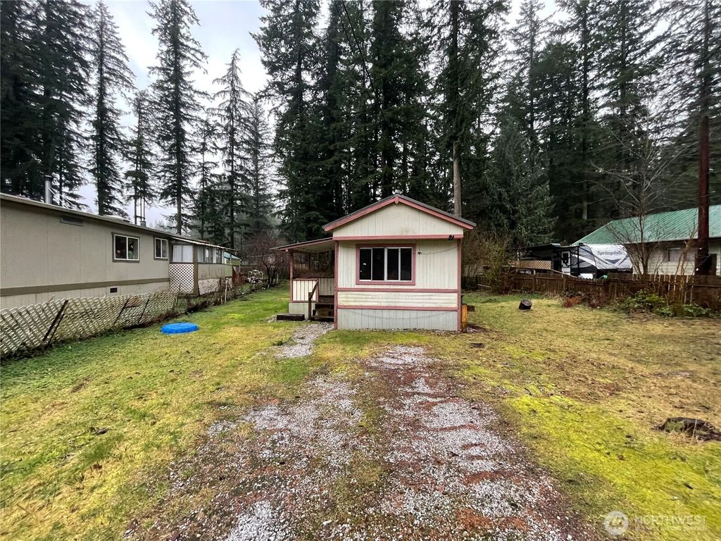 Photo of 8540 Juniper Place, Maple Falls, WA 98266 (MLS # 2475563)