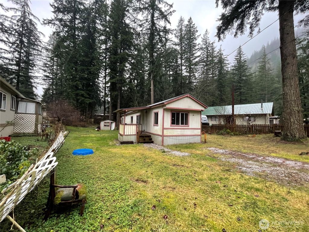 Photo of 8540 Juniper Place, Maple Falls, WA 98266 (MLS # 2475563)