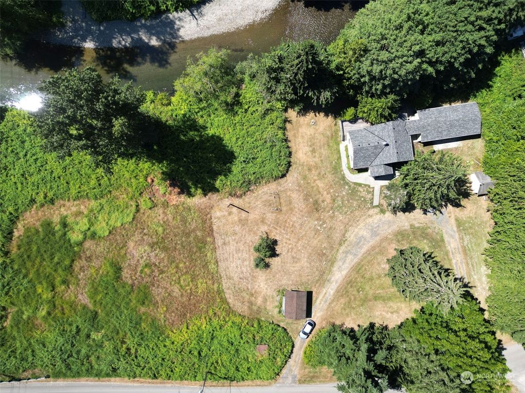 Photo of 6702 118th Drive SE, Snohomish, WA 98290 (MLS # 2275725)