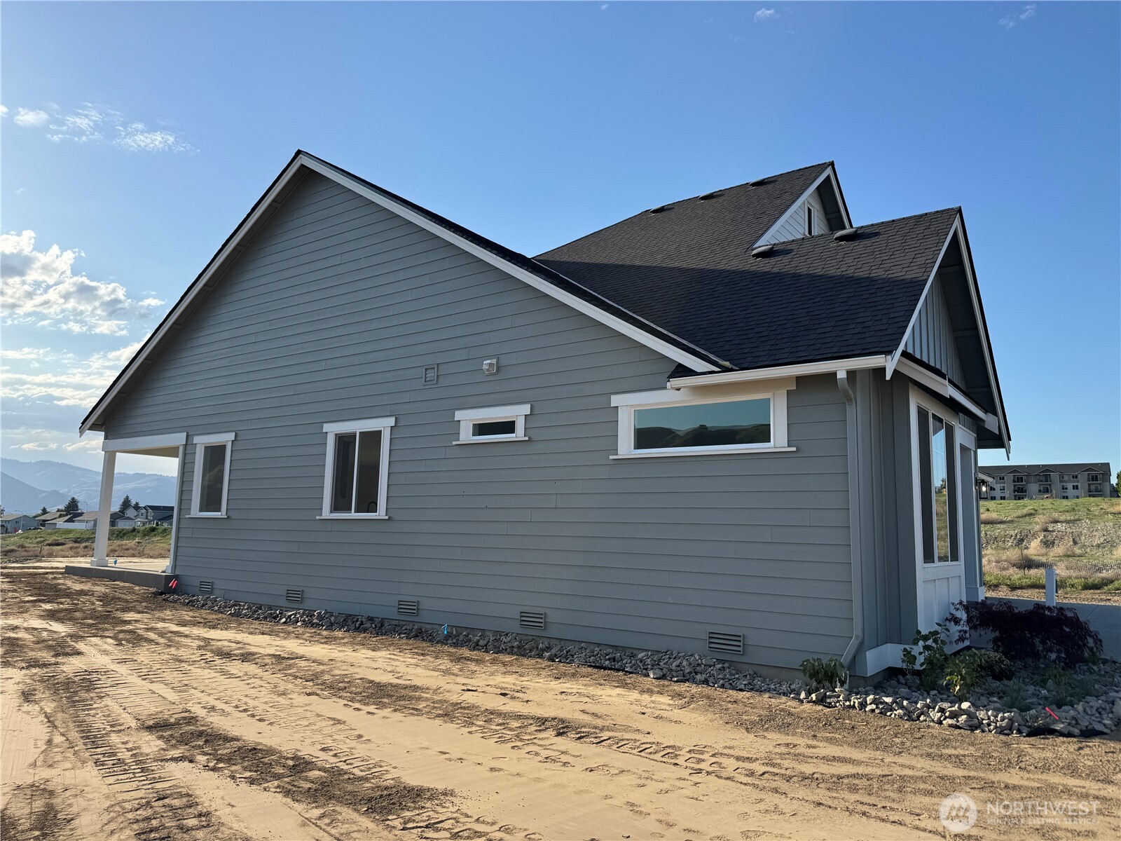 East Wenatchee, Washington 98802, United States, 3 Bedrooms Bedrooms, ,3 BathroomsBathrooms,Residential,Active,122658