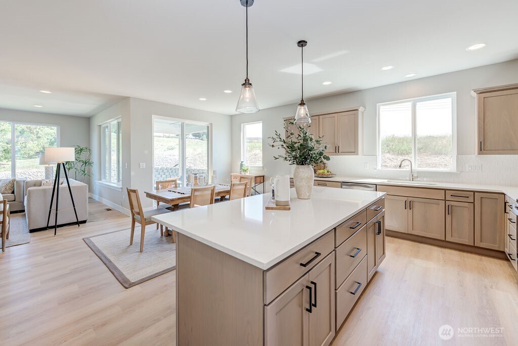 1502 S Kelvin Court