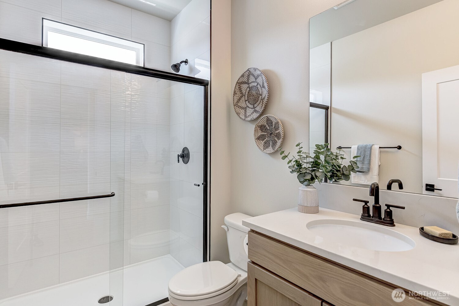 East Wenatchee, Washington 98802, United States, 3 Bedrooms Bedrooms, ,3 BathroomsBathrooms,Residential,Active,122658