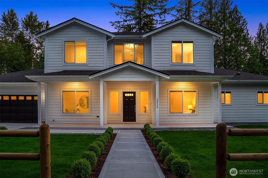 Photo of 10424 348th Avenue SE, Snoqualmie, WA 98065 (MLS # 2567097)
