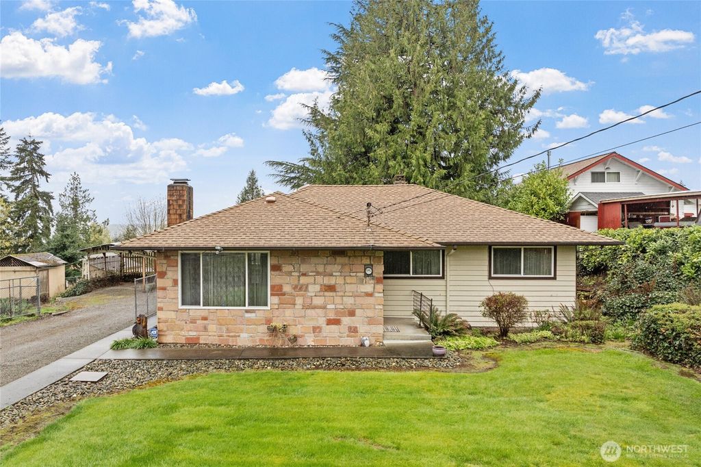 Photo of 17019 106th Avenue SE, Renton, WA 98055 (MLS # 2357914)