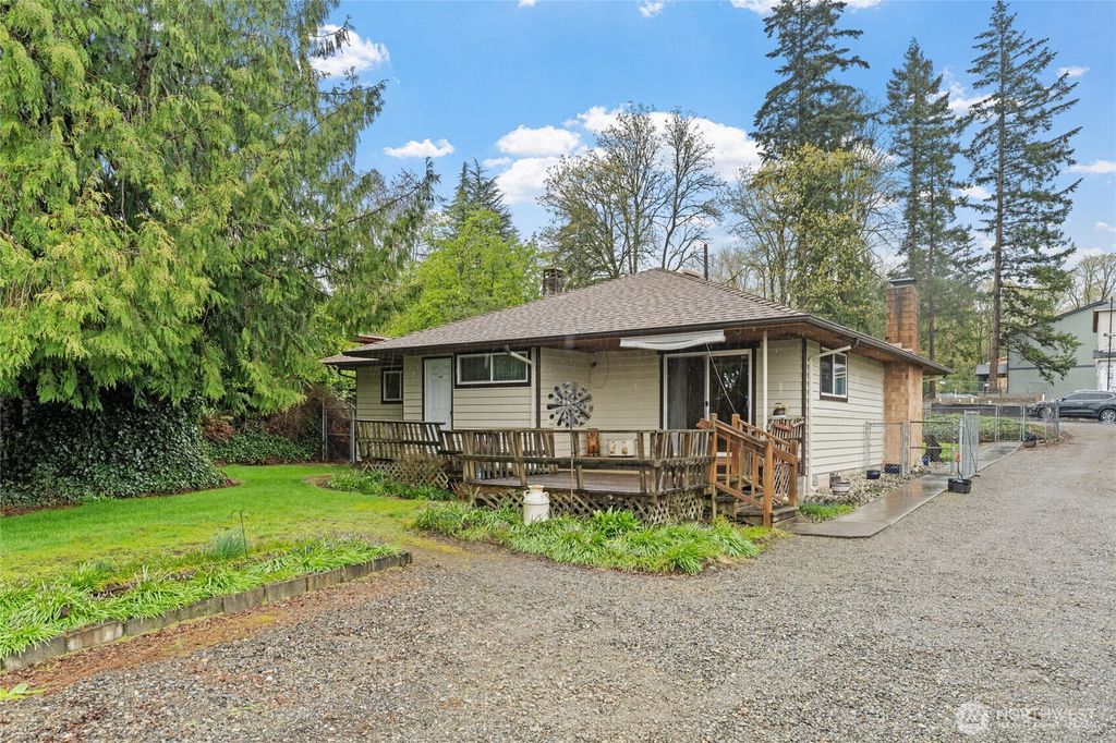 Photo of 17019 106th Avenue SE, Renton, WA 98055 (MLS # 2357914)