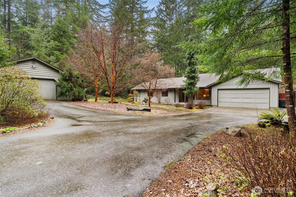 Photo of 6606 Westhill Drive SW, Olympia, WA 98512 (MLS # 2489879)