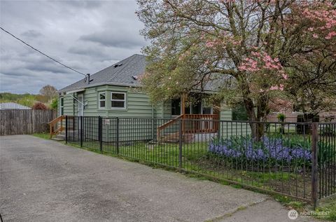 Photo of 150 R Street SE, Auburn, WA 98002 (MLS # 2511438)