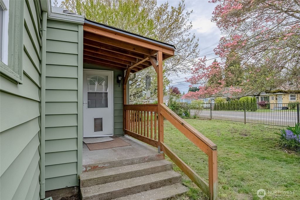 Photo of 150 R Street SE, Auburn, WA 98002 (MLS # 2511438)