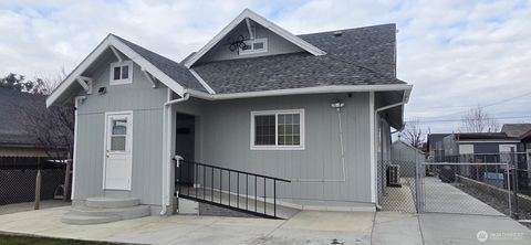 Photo of 245 E Cedar Street, Othello, WA 99344 (MLS # 2483436)