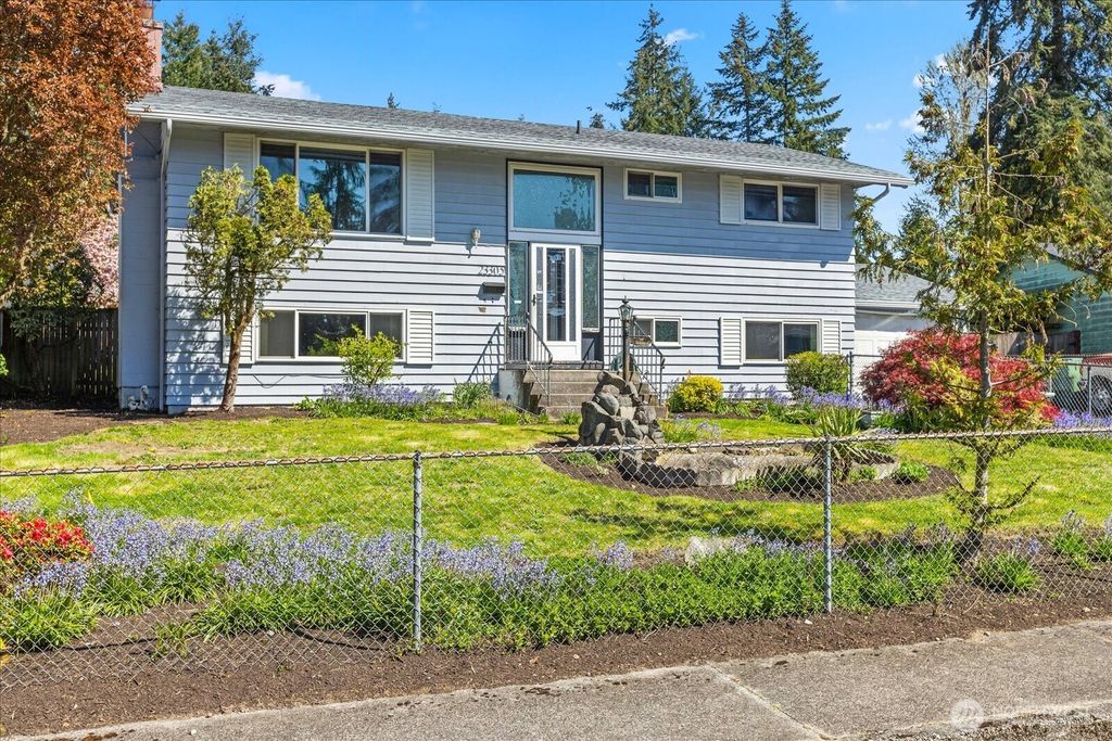 Photo of 23305 45th Avenue W, Mountlake Terrace, WA 98043 (MLS # 2363549)