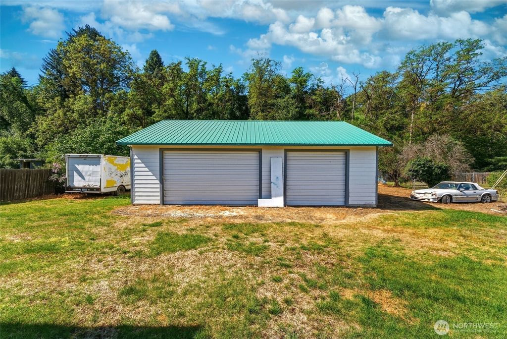 Photo of 636 Pierce Street, Milton-Freewater, OR 97862 (MLS # 2517651)