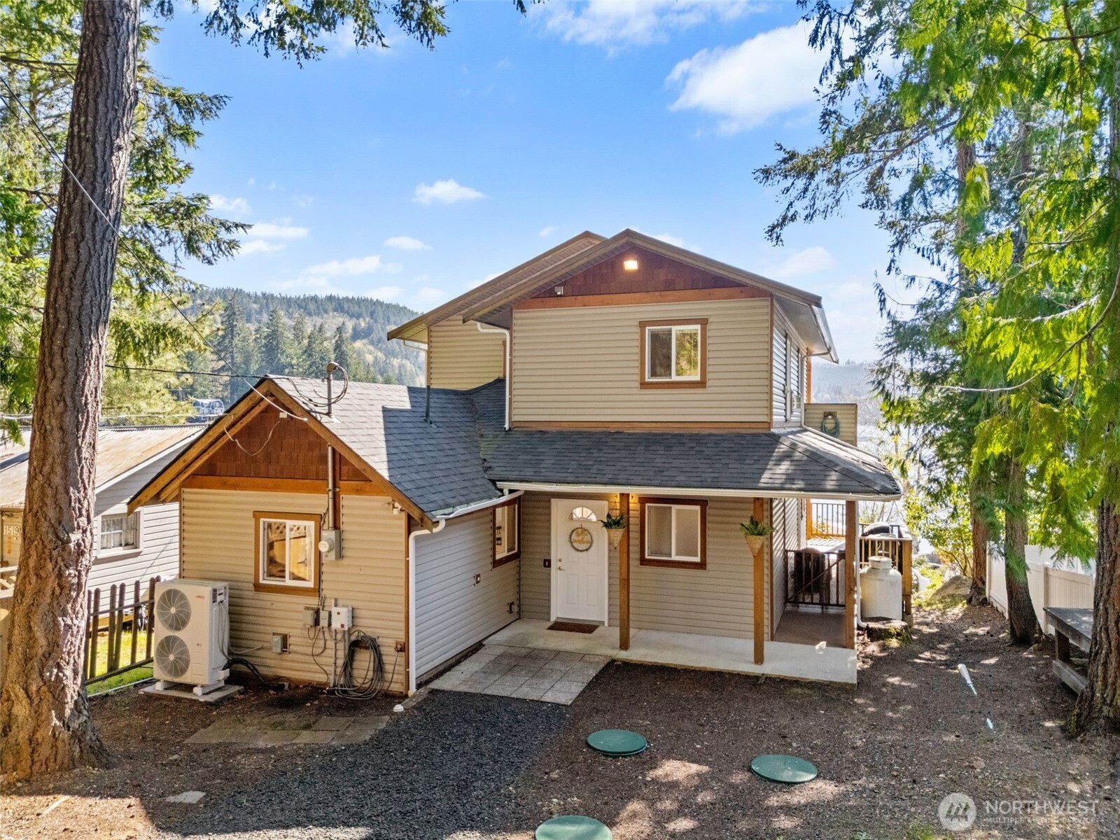 1521 Summit Lake Shore Road NW