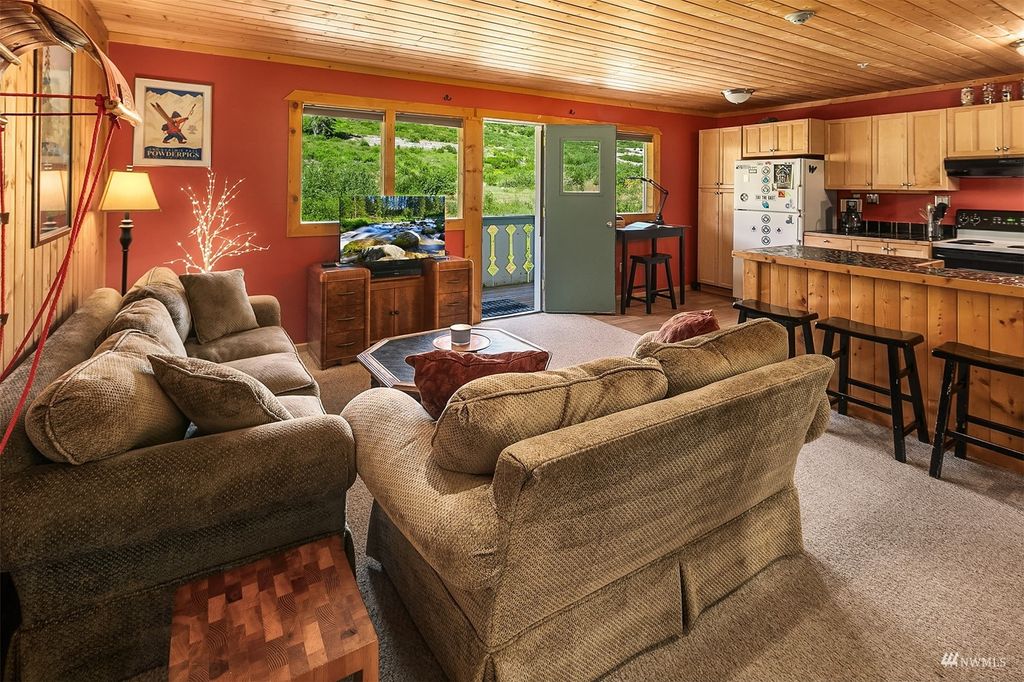 Photo of 220 Tanner Way #C-314, Snoqualmie Pass, WA 98068 (MLS # 1977504)