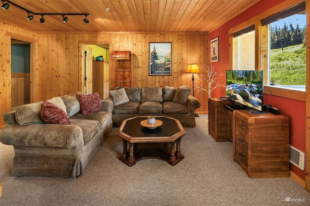 Photo of 220 Tanner Way #C-314, Snoqualmie Pass, WA 98068 (MLS # 1977504)