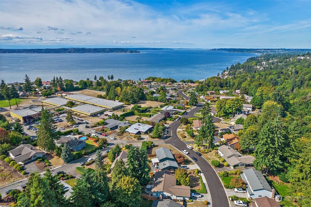 Photo of 29333 13th Ave Ave S, Federal Way, WA 98003 (MLS # 2161098)