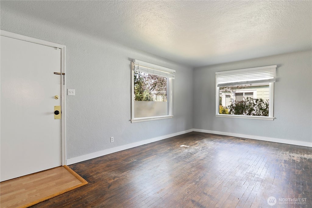 Photo of 4813 S Oakes Street, Tacoma, WA 98409 (MLS # 2575037)