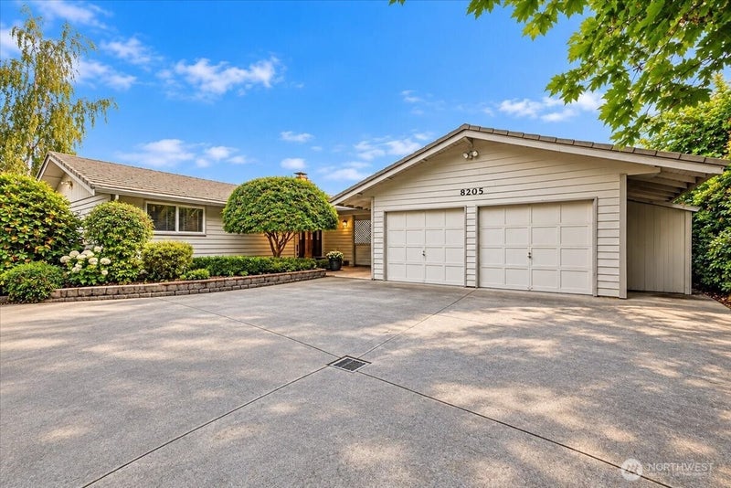 8205 S 123rd Place