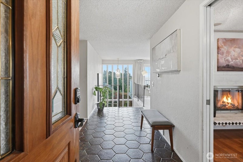 8205 S 123rd Place